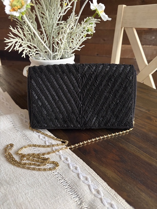 undbranded Handbags - Black Beaded Evening Clutch with Gold Chain Strap